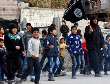 Ταλ Αφάρ: Νεαρός μαχητής του ISIS σκότωσε τον οπλαρχηγό του- Τον έπιασε στο κρεβάτι με τη... μητέρα του